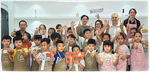 LỚP TRẢI NGHIỆM LÀM BÁNH VÀ HỌC TIẾNG ANH 20/05/2023
